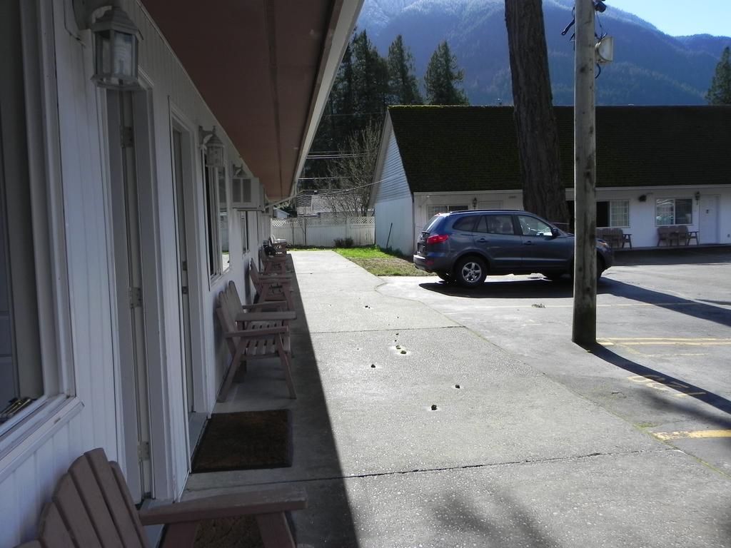 Skagit Motel Hope Bagian luar foto
