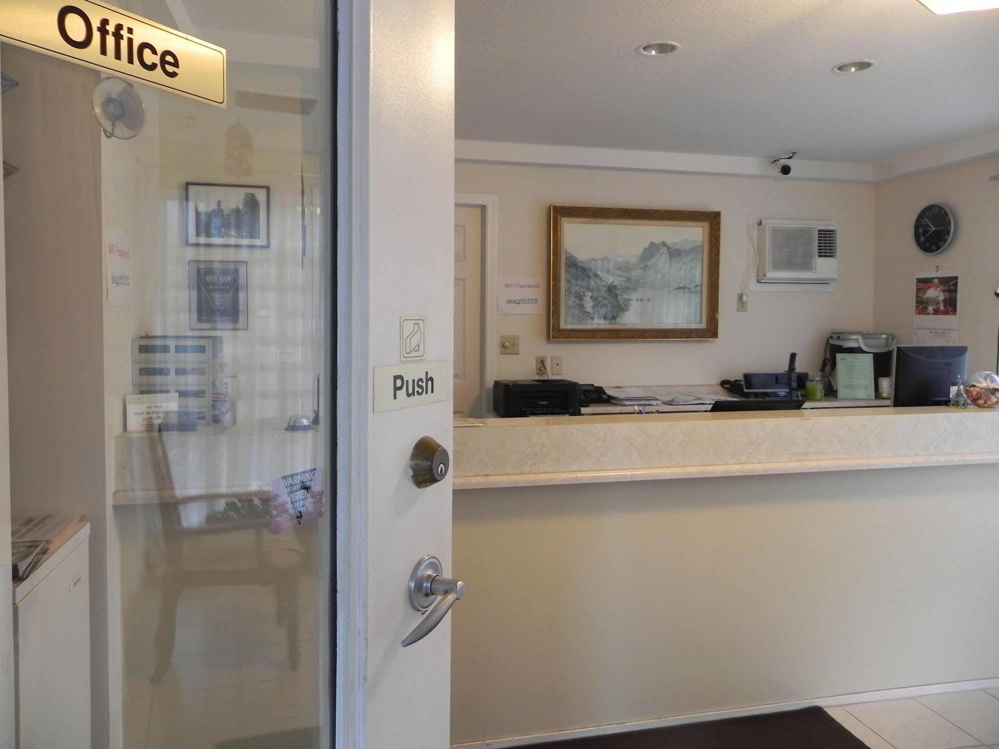 Skagit Motel Hope Bagian luar foto